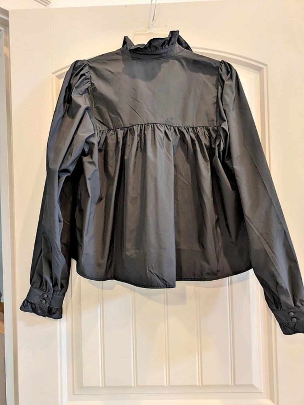 H&M Ruffle-Collar Blouse Black Size Medium